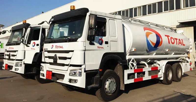 Caminhão de tanque de combustível 6x4 Howo-7