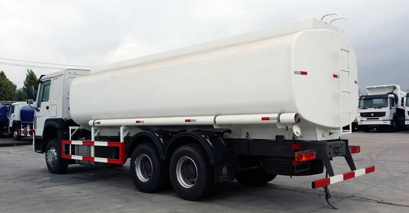 Caminhão de tanque de combustível 6x4 Howo-7