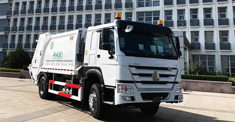 Sanation Lixer Compactor Truck 6x4 Howo-7