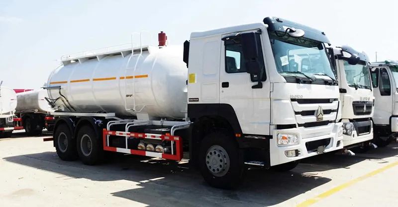 Caminhão de limpeza de vácuo de saneamento 6x4 Howo-7