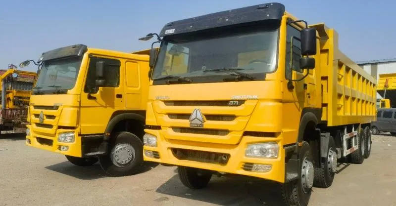 Tipper Truck 8x4 371 HP EURO 2 SINOTRUK HOWO