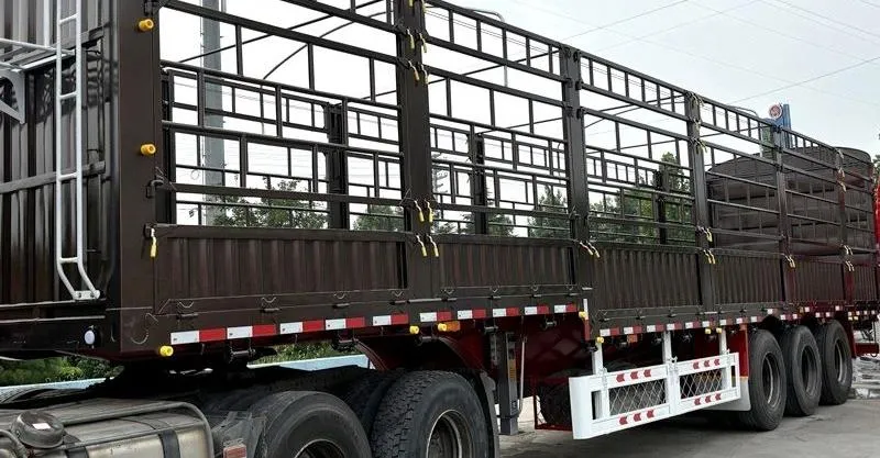 Cercar semi -trailer do armazém