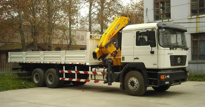 Caminhão de carga com guindaste 4x2 shacman f2000
