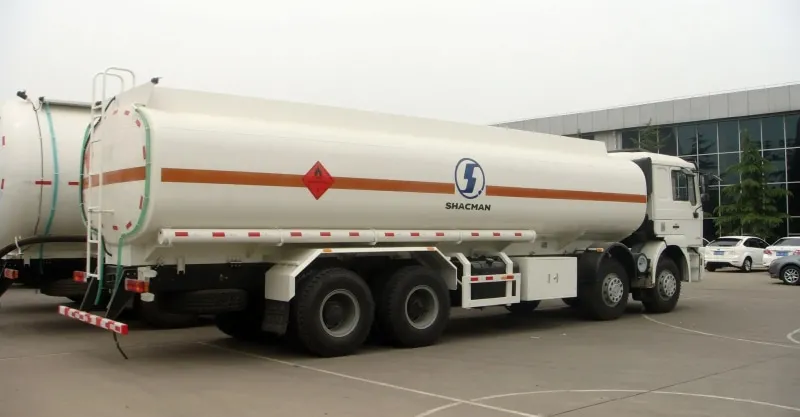Oil Tanker Truck 8x4 Shacman F2000