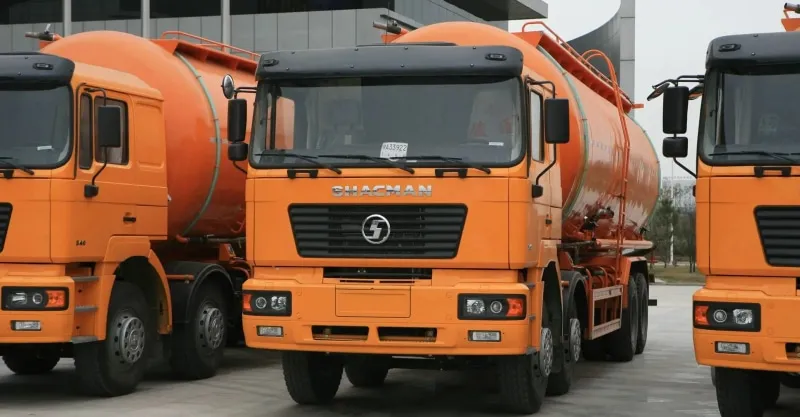 Oil Tanker Truck 8x4 Shacman F2000